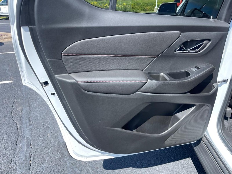 Chevrolet Traverse Vehicle Image 18