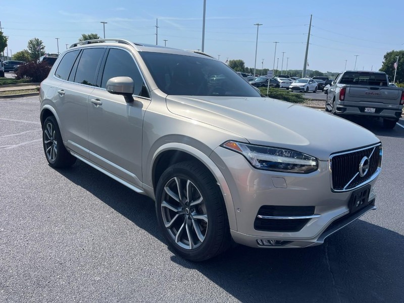 Volvo XC90 Vehicle Image 02