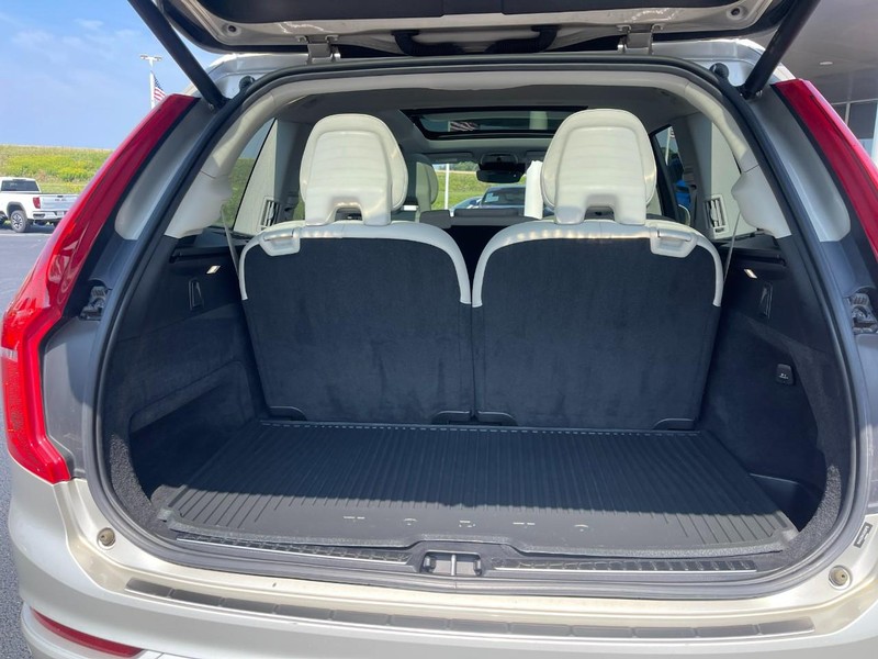 Volvo XC90 Vehicle Image 16