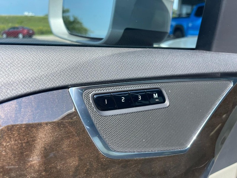 Volvo XC90 Vehicle Image 23