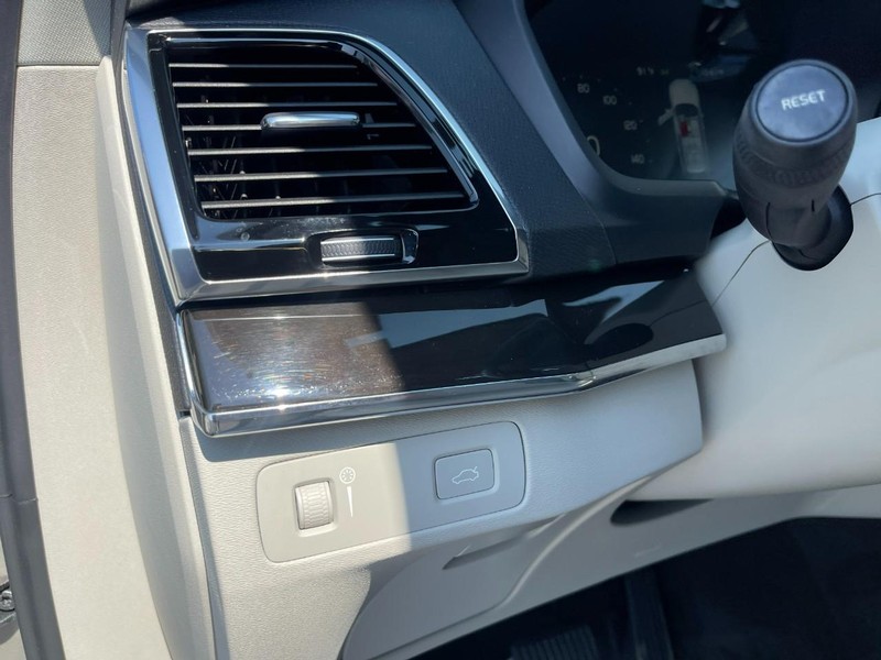 Volvo XC90 Vehicle Image 24