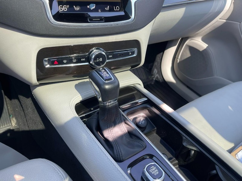 Volvo XC90 Vehicle Image 26