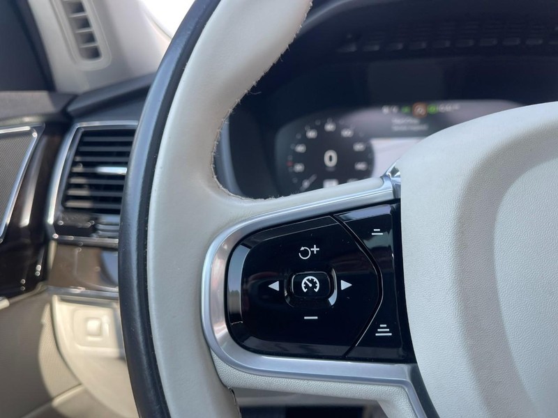 Volvo XC90 Vehicle Image 29