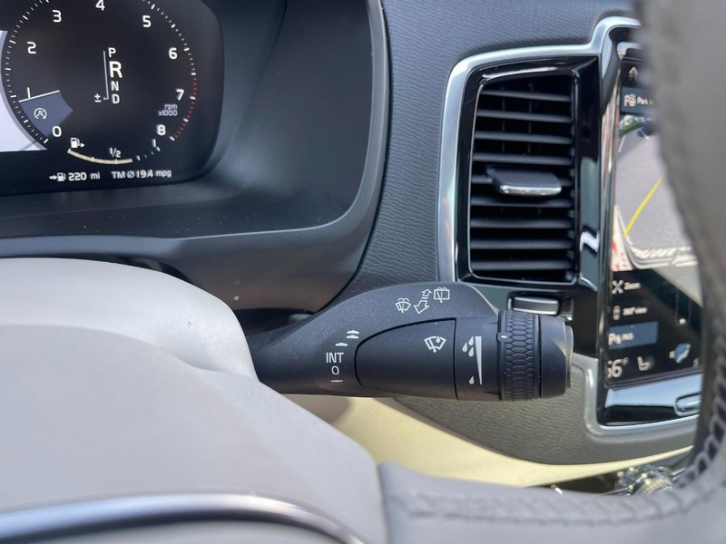 Volvo XC90 Vehicle Image 32