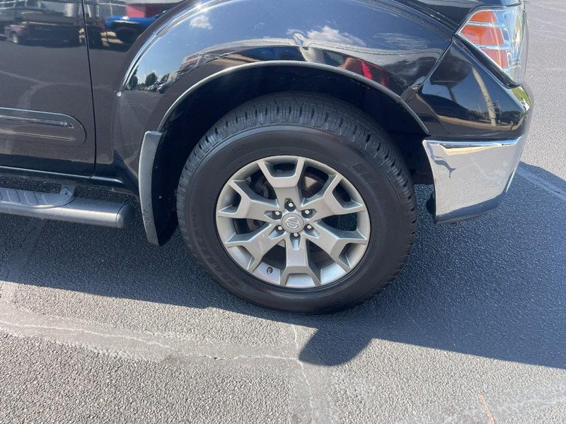 Nissan Frontier Vehicle Image 07