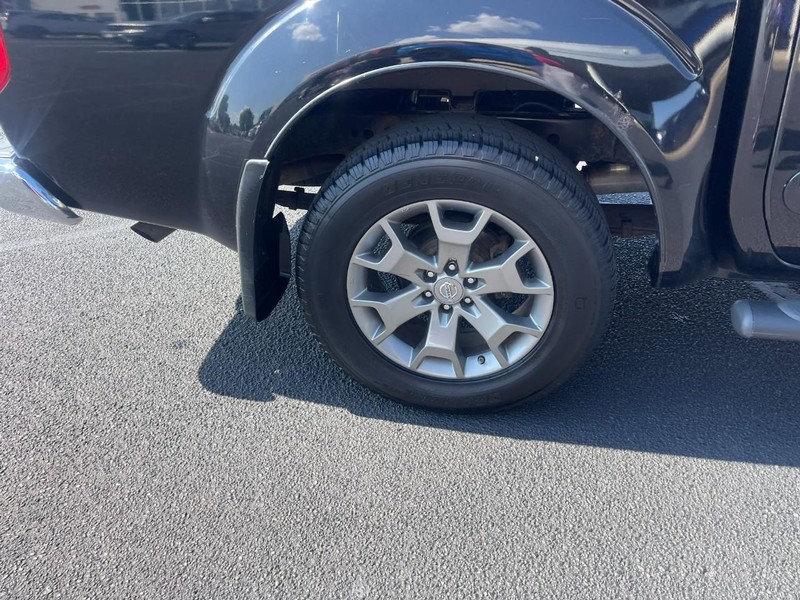 Nissan Frontier Vehicle Image 08