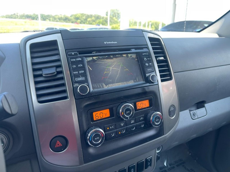 Nissan Frontier Vehicle Image 22