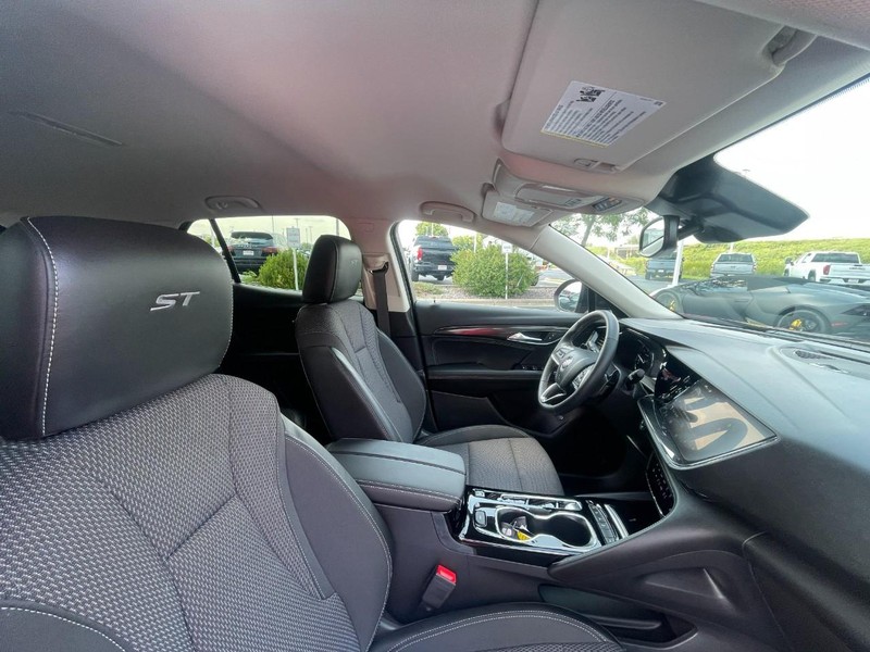 Buick Envision Vehicle Image 11