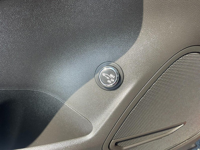 Buick Envision Vehicle Image 23