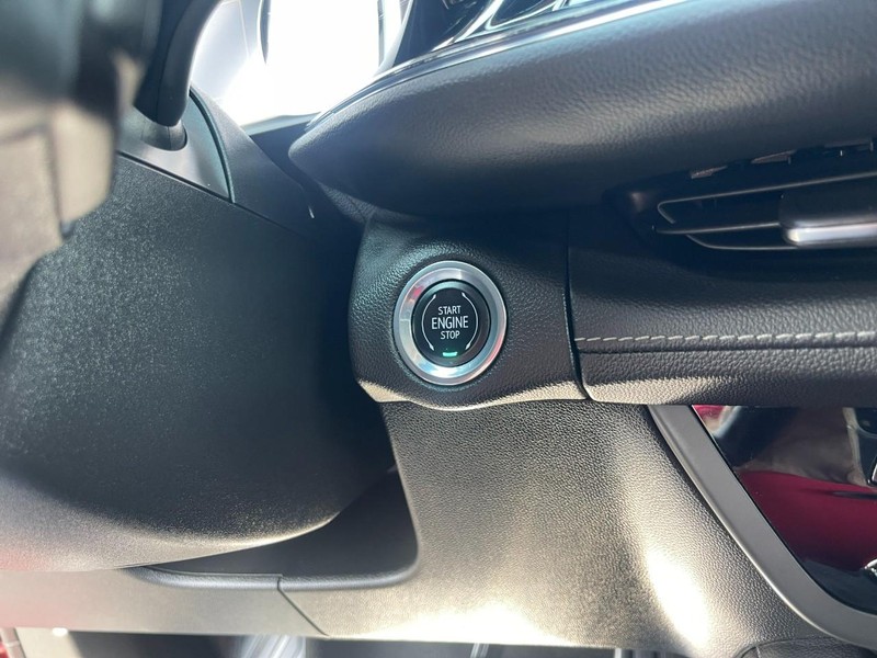 Buick Envision Vehicle Image 30