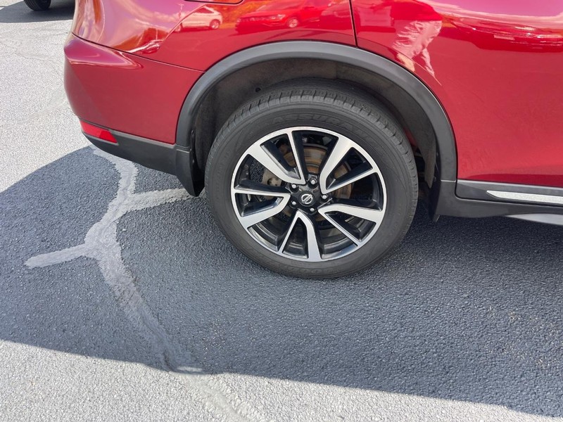 Nissan Rogue Vehicle Image 08