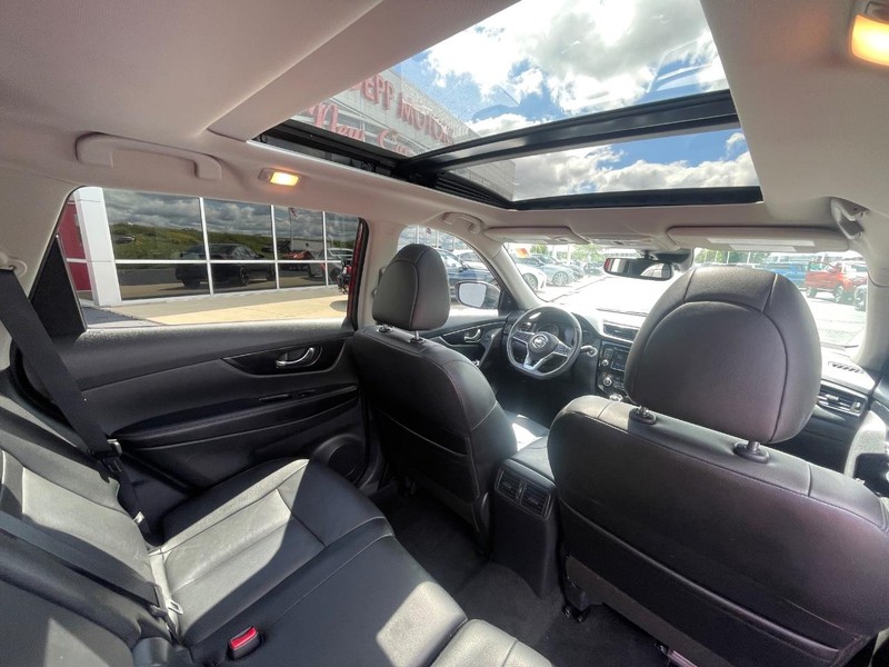 Nissan Rogue Vehicle Image 13