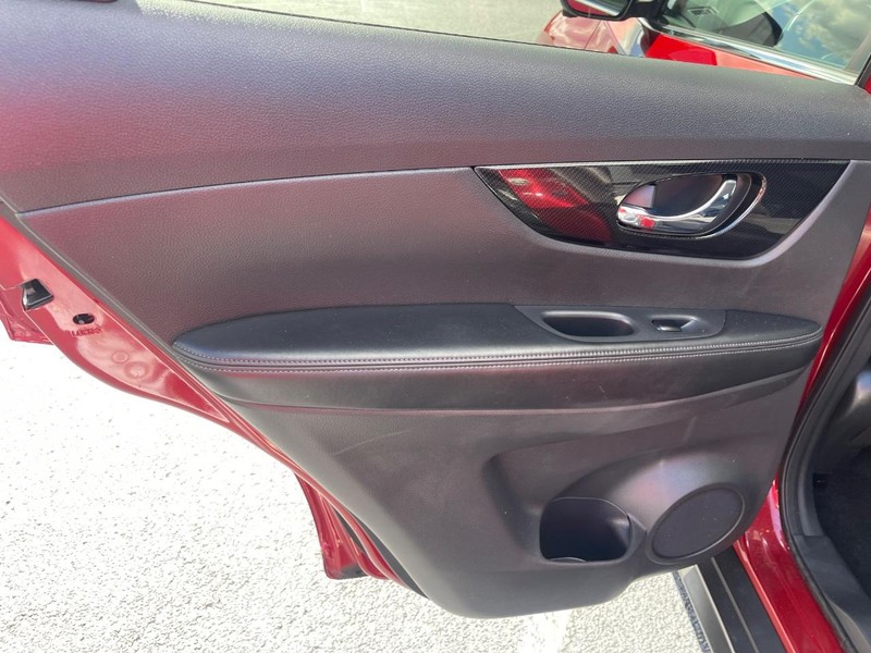Nissan Rogue Vehicle Image 20