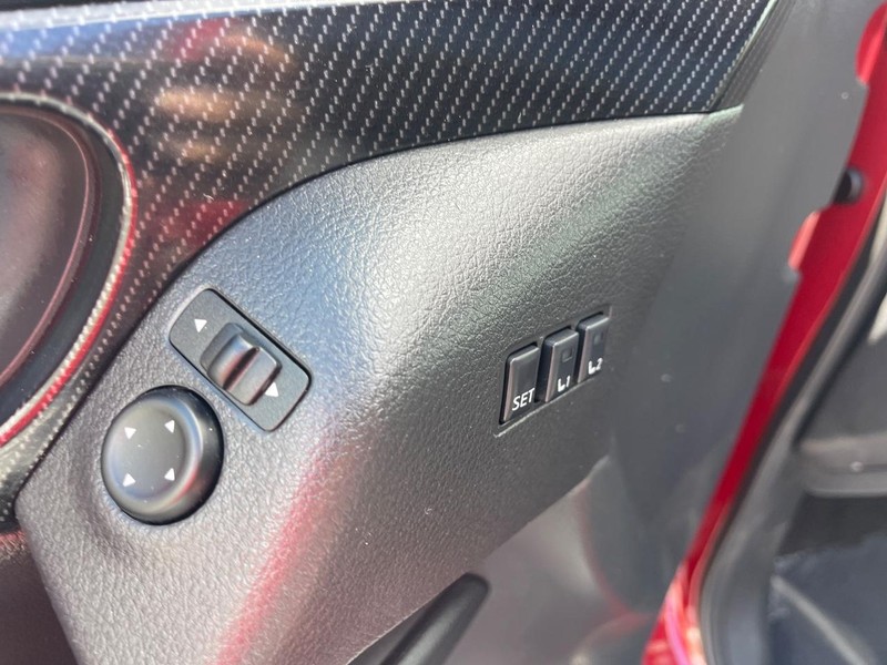 Nissan Rogue Vehicle Image 22