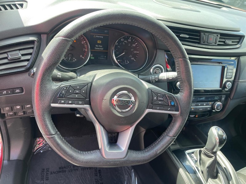Nissan Rogue Vehicle Image 26