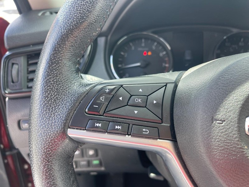 Nissan Rogue Vehicle Image 28