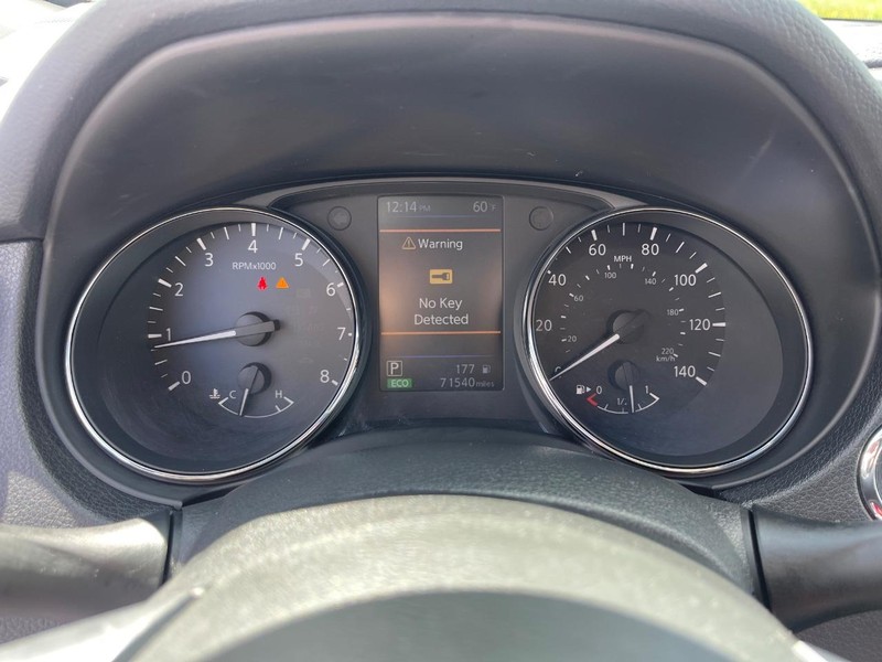 Nissan Rogue Vehicle Image 32