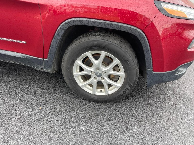 Jeep Cherokee Vehicle Image 07