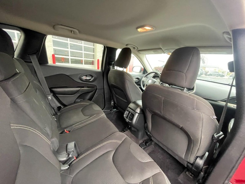 Jeep Cherokee Vehicle Image 14