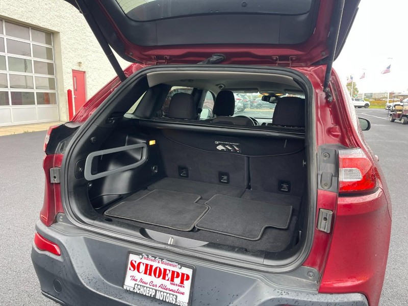 Jeep Cherokee Vehicle Image 16
