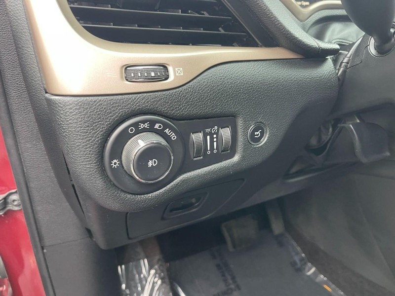 Jeep Cherokee Vehicle Image 20