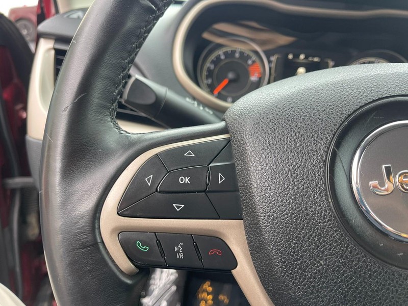 Jeep Cherokee Vehicle Image 22