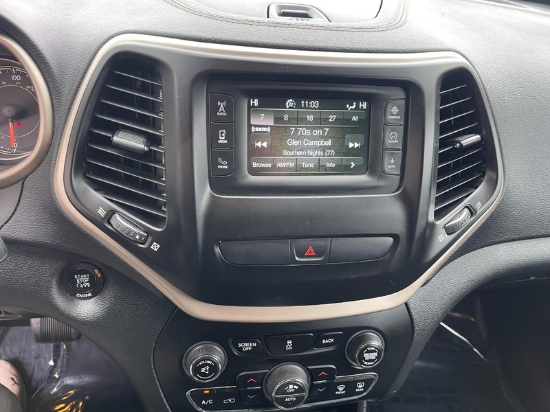 Jeep Cherokee Vehicle Image 27