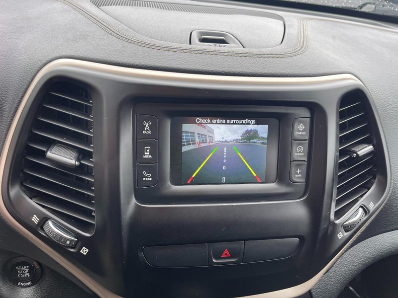 Jeep Cherokee Vehicle Image 29