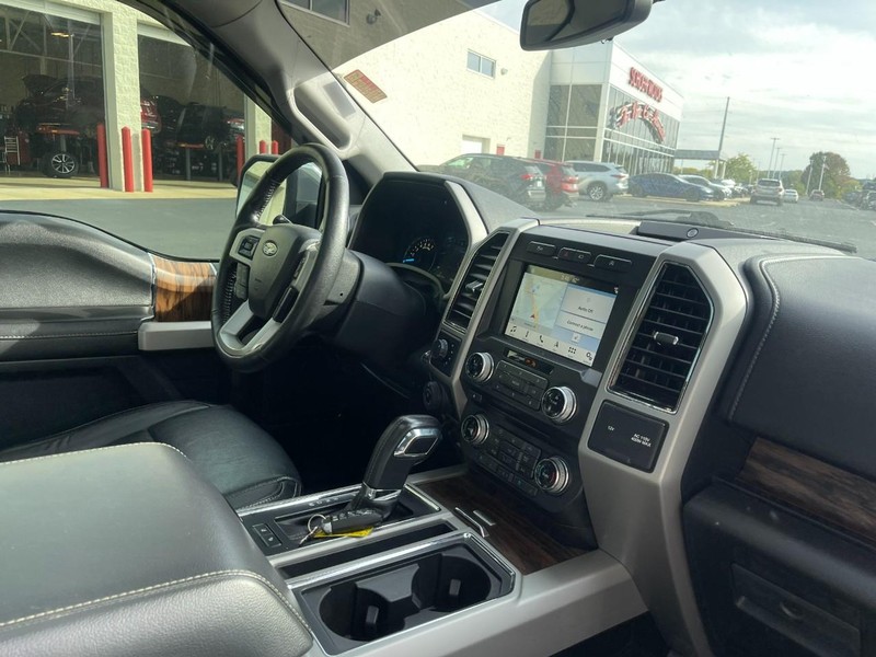 Ford F-150 Vehicle Image 02