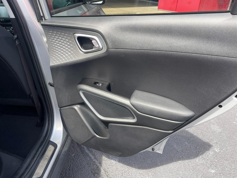 Kia Soul Vehicle Image 10