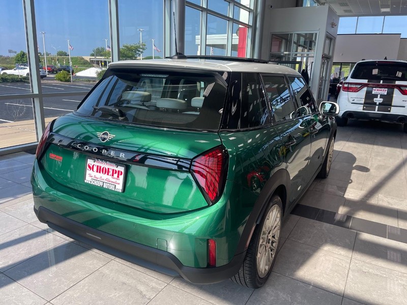 MINI Hardtop 4 Door Vehicle Image 03