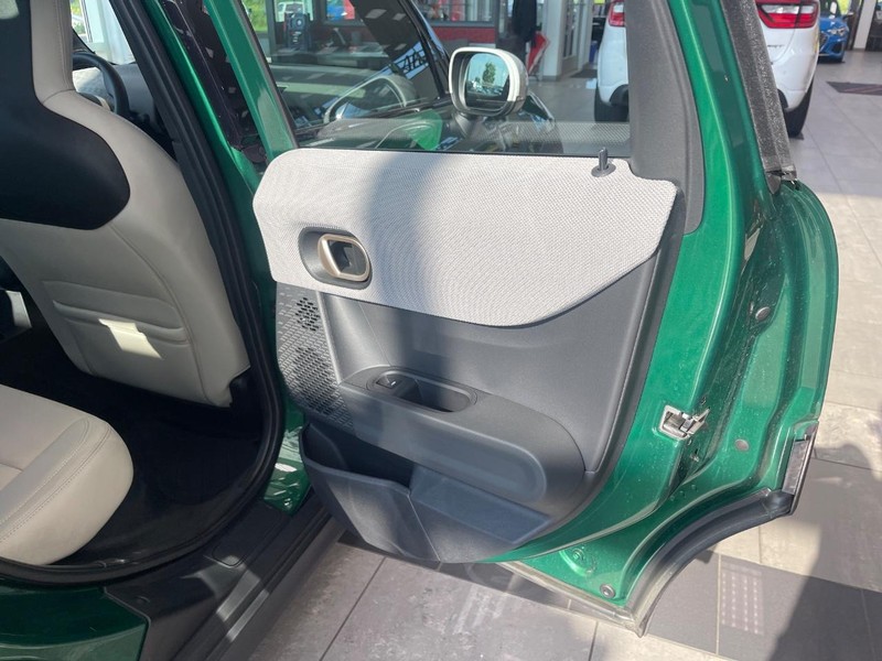 MINI Hardtop 4 Door Vehicle Image 14