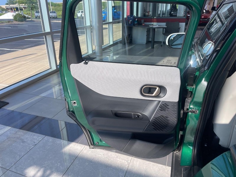 MINI Hardtop 4 Door Vehicle Image 17
