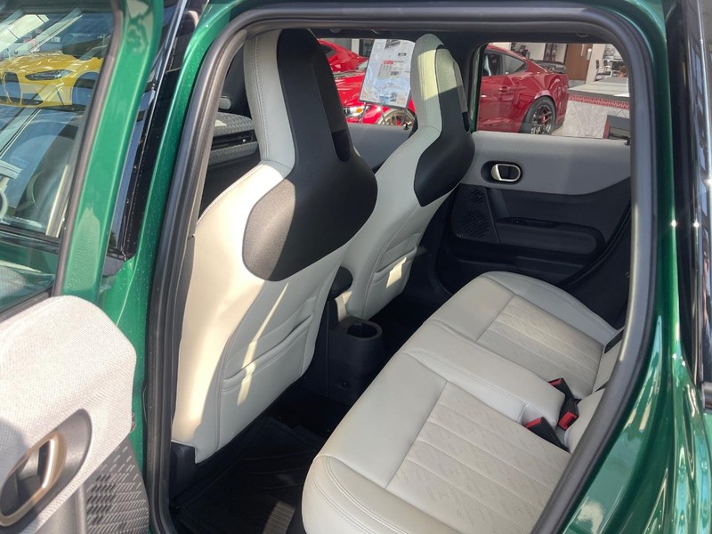 MINI Hardtop 4 Door Vehicle Image 18