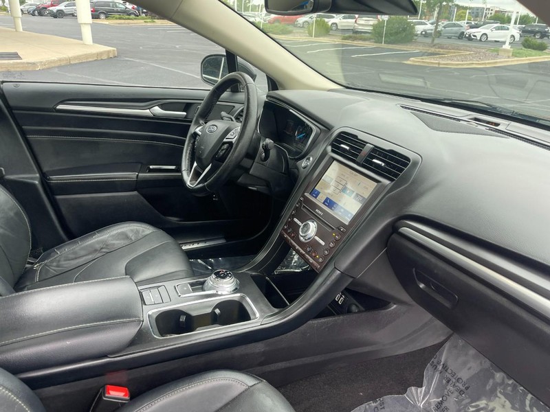 Ford Fusion Hybrid Vehicle Image 05