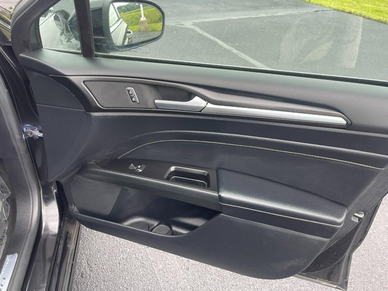 Ford Fusion Hybrid Vehicle Image 08