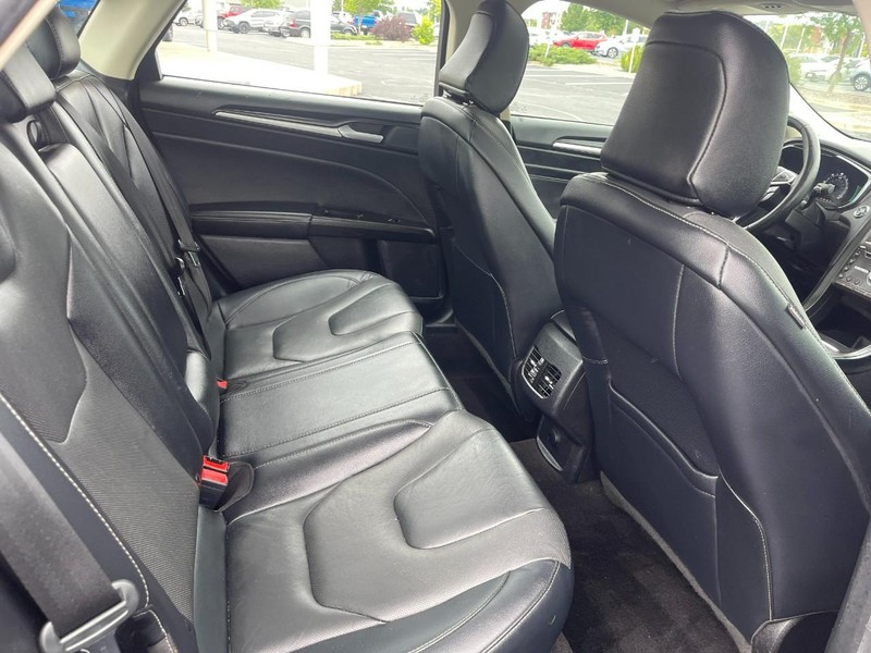 Ford Fusion Hybrid Vehicle Image 09