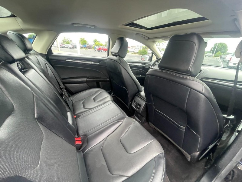 Ford Fusion Hybrid Vehicle Image 10