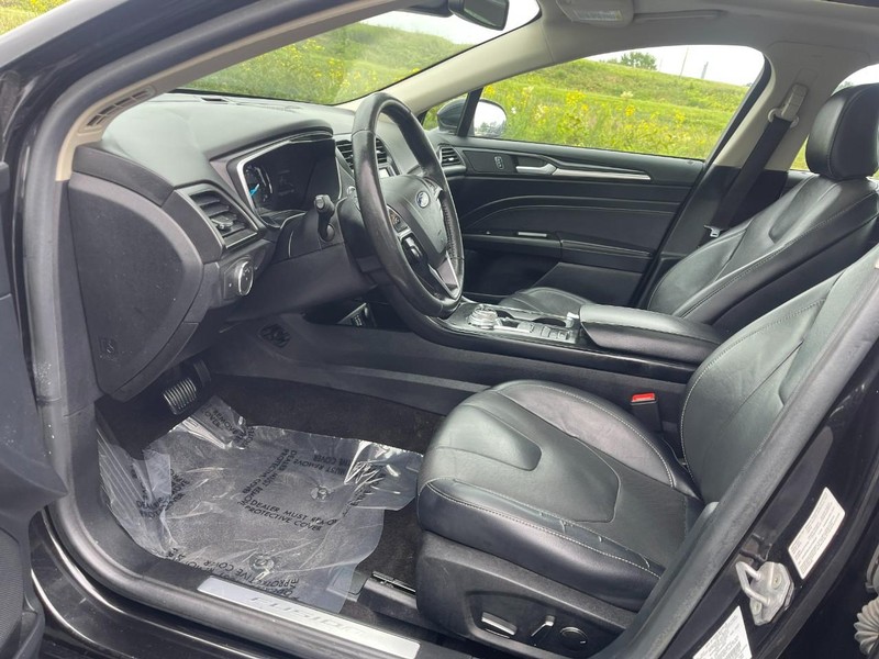 Ford Fusion Hybrid Vehicle Image 14
