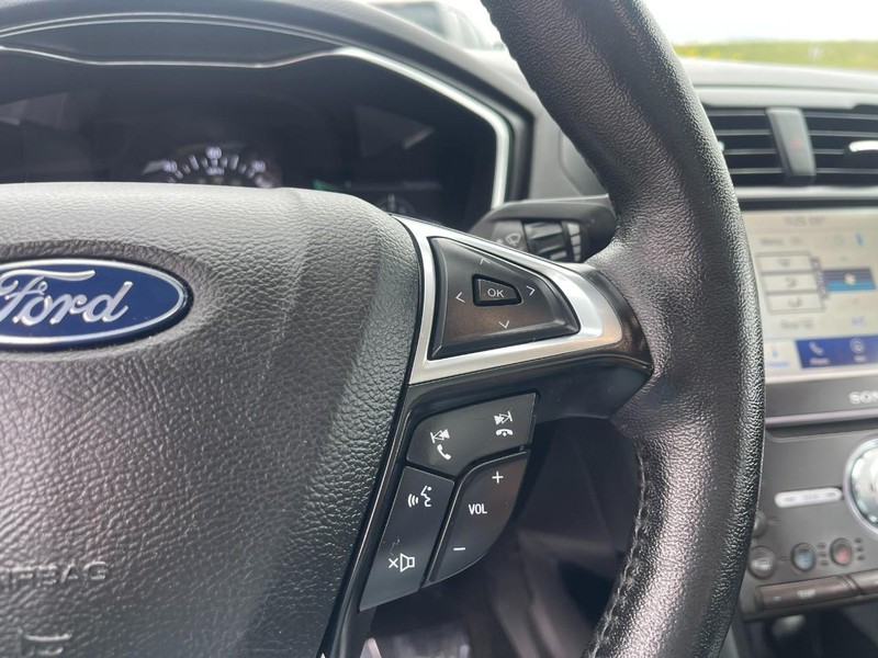 Ford Fusion Hybrid Vehicle Image 19