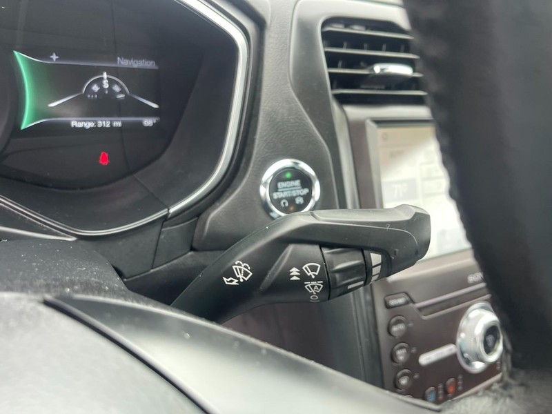 Ford Fusion Hybrid Vehicle Image 21