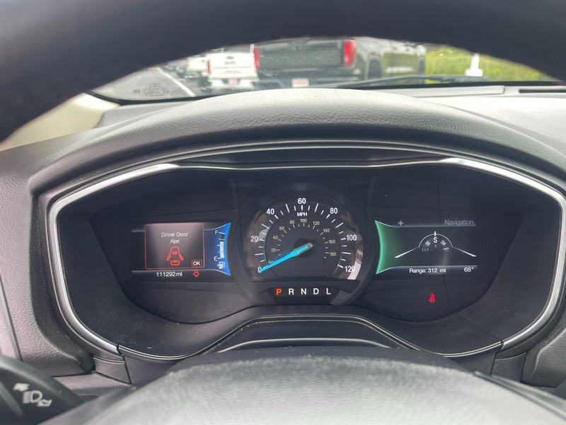 Ford Fusion Hybrid Vehicle Image 22