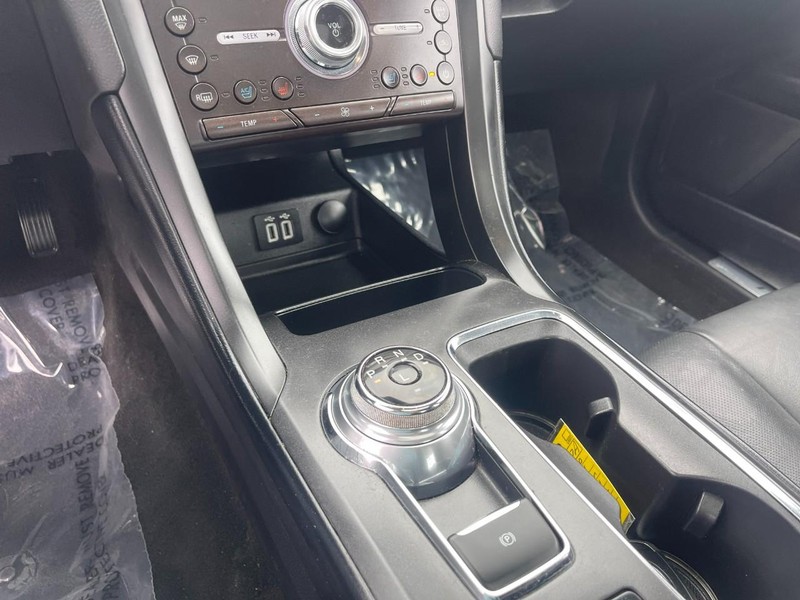 Ford Fusion Hybrid Vehicle Image 23