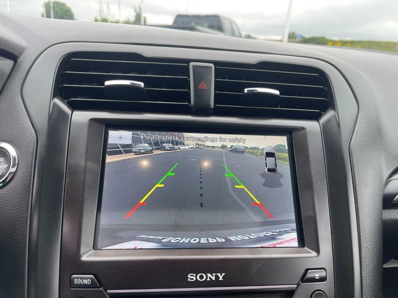 Ford Fusion Hybrid Vehicle Image 26