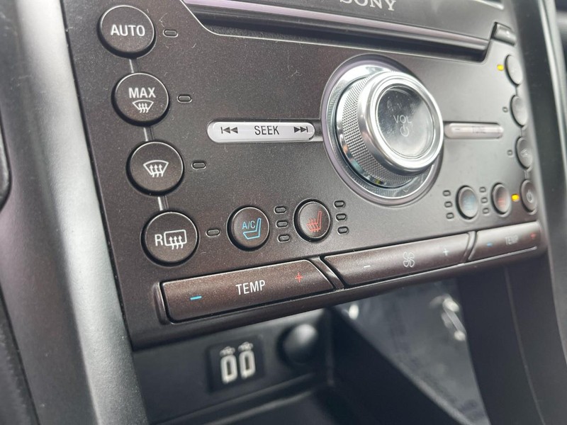 Ford Fusion Hybrid Vehicle Image 28