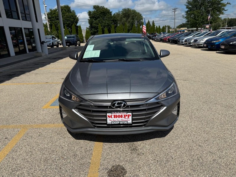 Hyundai Elantra Vehicle Image 02