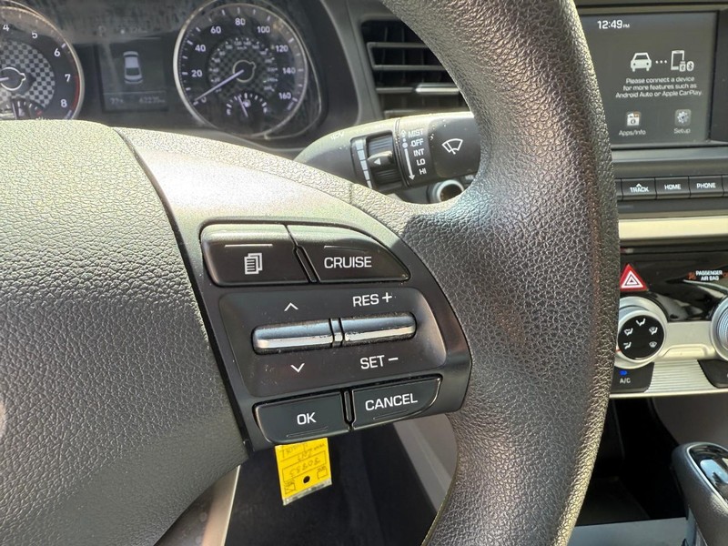 Hyundai Elantra Vehicle Image 22