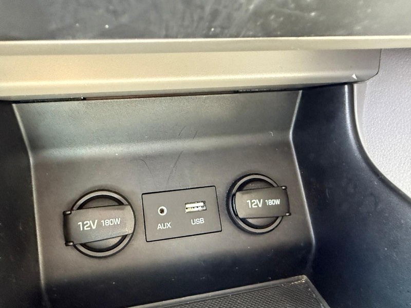 Hyundai Elantra Vehicle Image 26
