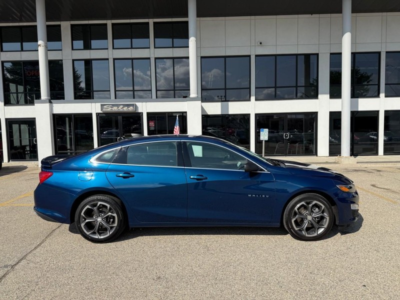 Chevrolet Malibu Vehicle Image 04