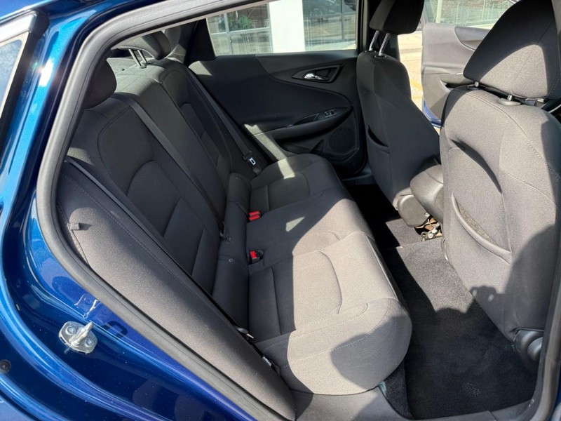 Chevrolet Malibu Vehicle Image 14